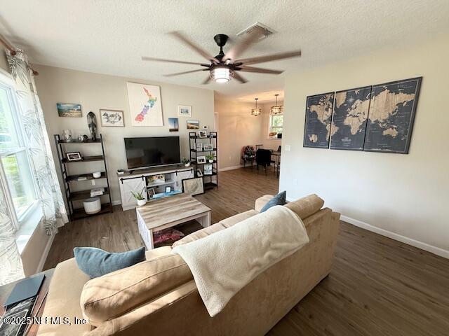 Building Photo - 1325 Hibiscus St