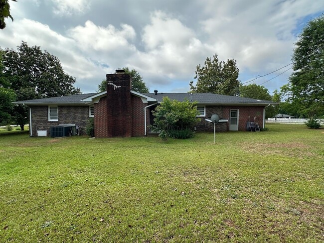 Building Photo - 2835 Anderson Hwy