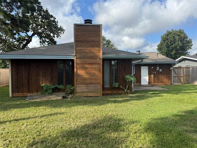 Building Photo - 4206 Gardendale Dr