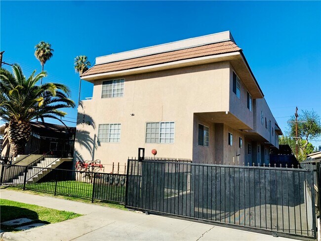 Building Photo - 14253 Gilmore St