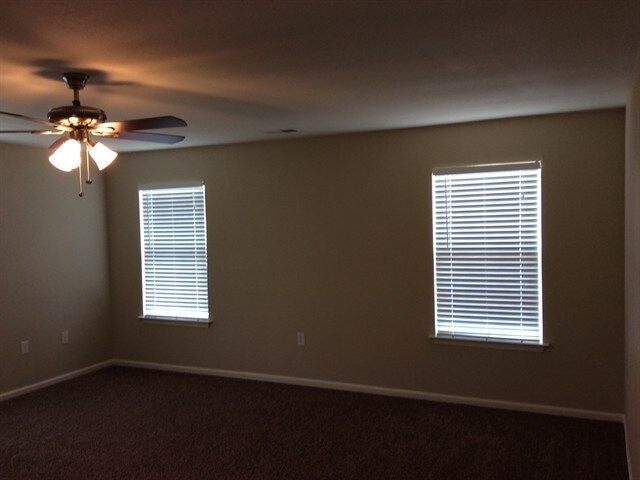 Building Photo - 10717 Pointer Ridge Dr