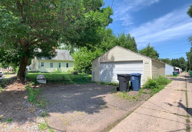 Building Photo - 4904 Xerxes Ave N