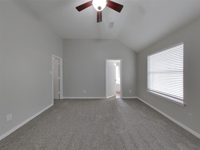 Building Photo - 6726 Misty Dale Dr