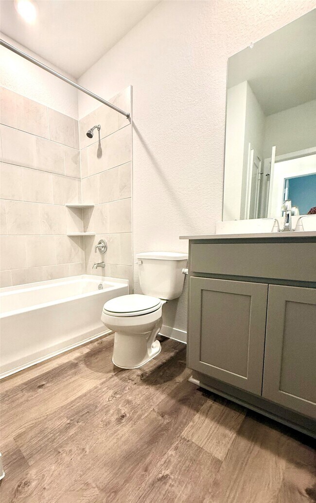 Building Photo - 4015 Crowning Ct