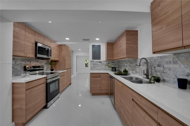 Building Photo - 1137 SW 8th Ave