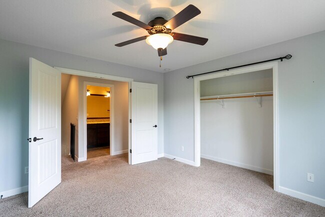 Building Photo - 2414 Nottoway Dr