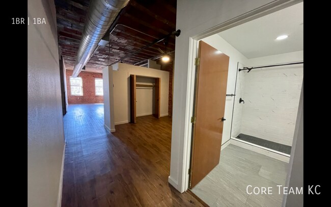 Building Photo - 204 Walnut St