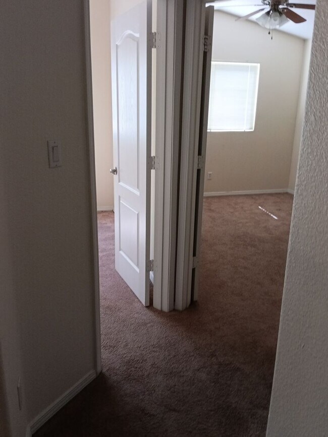 Building Photo - 3 Bedroom, 3 Bathroom Home! Schedule a Showing Today!