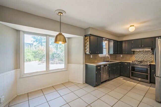 Building Photo - 10010 Quail Hutch Dr