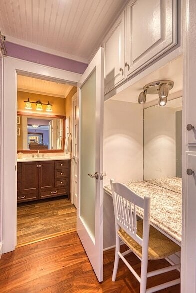 Building Photo - 821 Laura Belle Dr