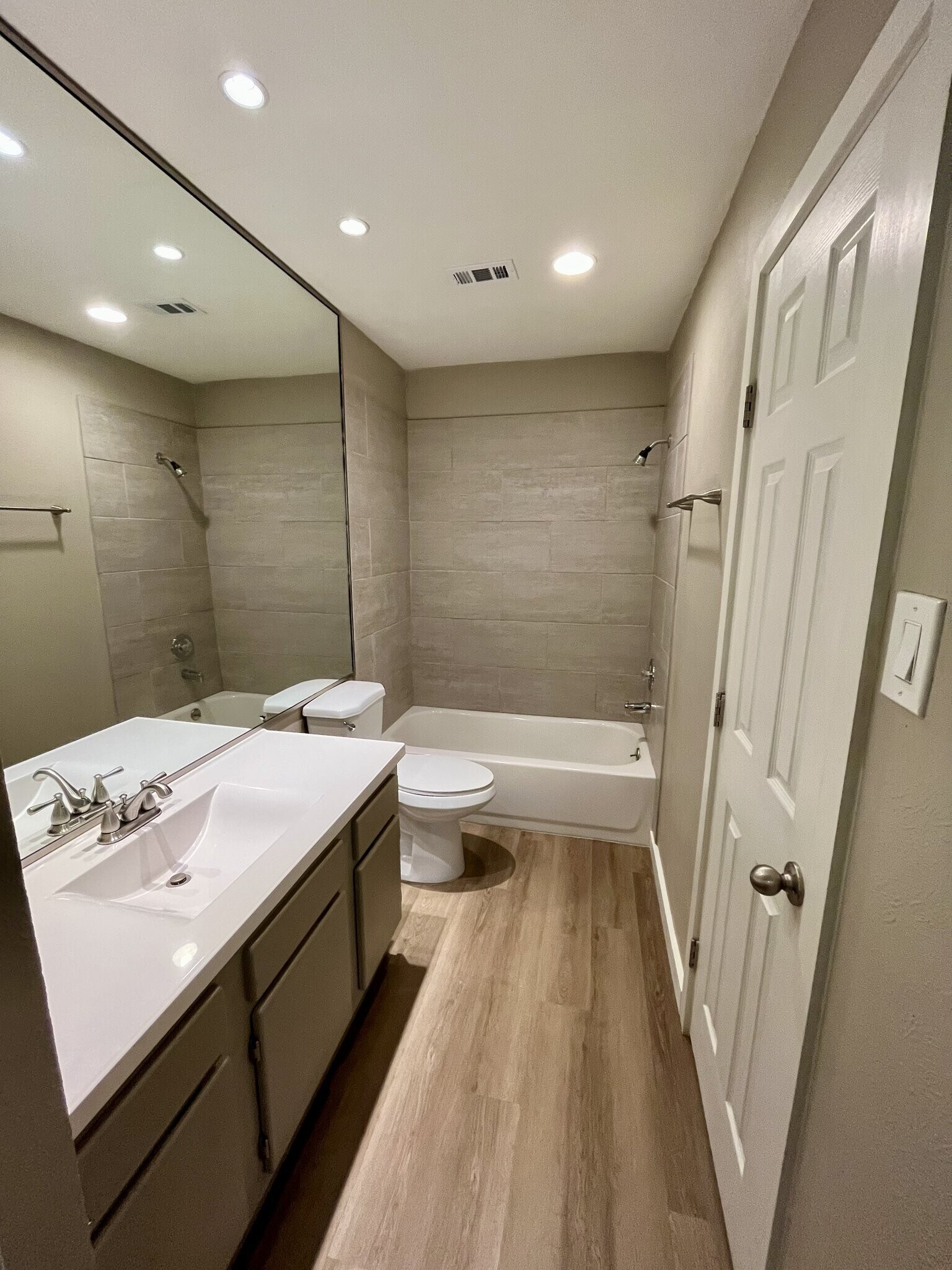 Building Photo - 4501 Dorsett Oaks Cir