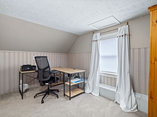 Building Photo - 6771 Greenleaf Ave