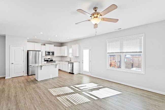 Building Photo - Like New 3 Bedroom Home Walk to DT Clayton!