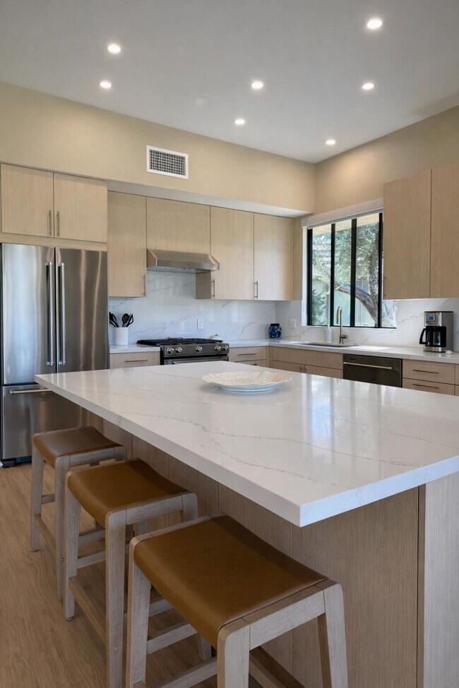 Building Photo - 45565 Pima Rd