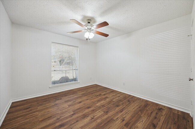 Building Photo - 22831 Merrymount Dr