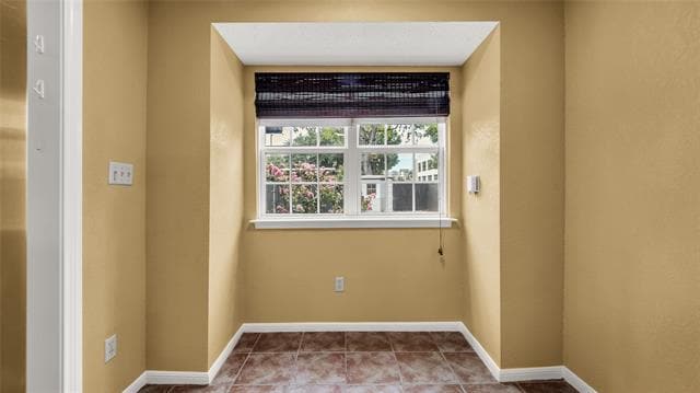 Building Photo - 1407 Broadmoor Dr