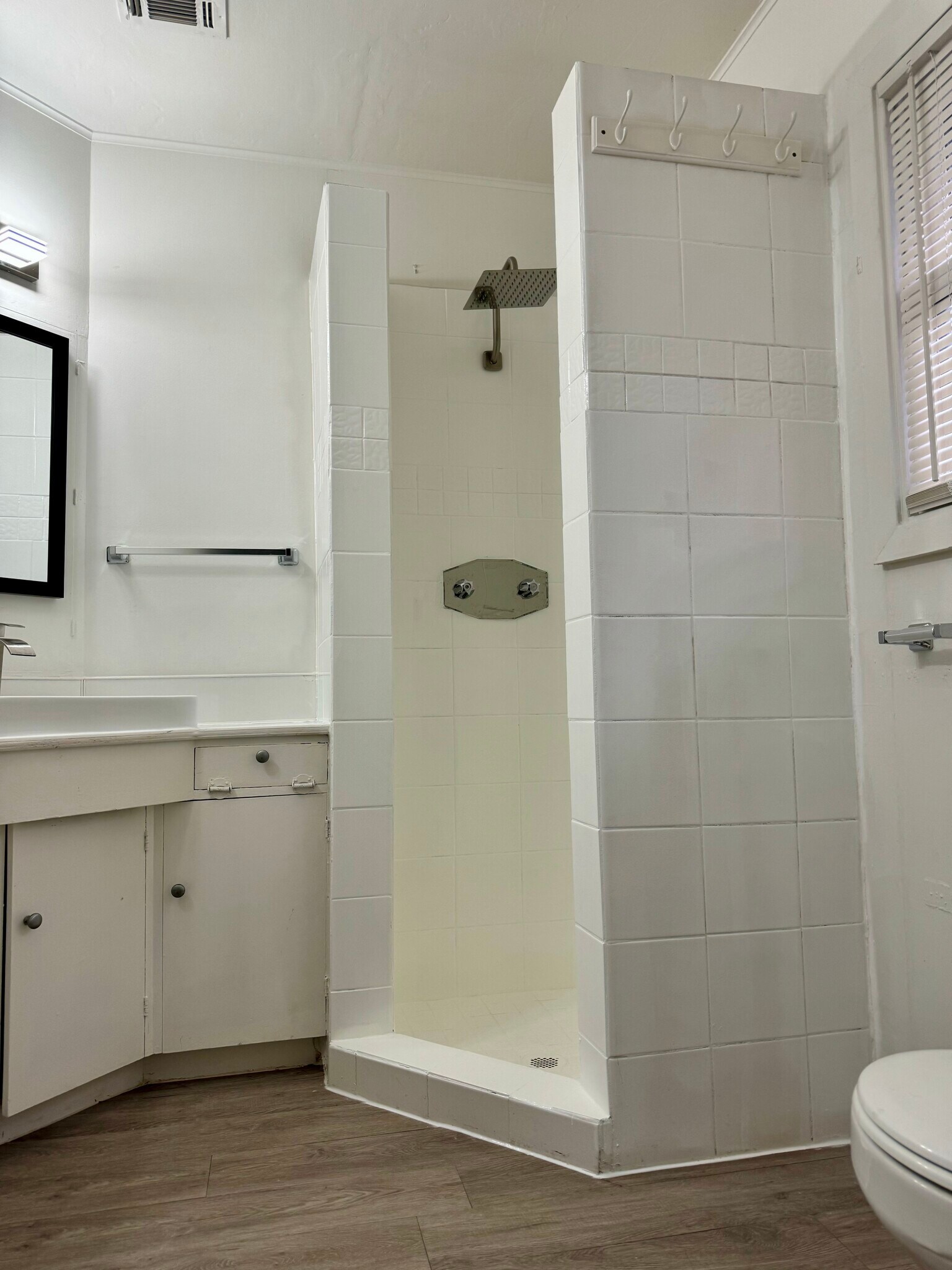 Primary Bath - 3914 Ella Blvd