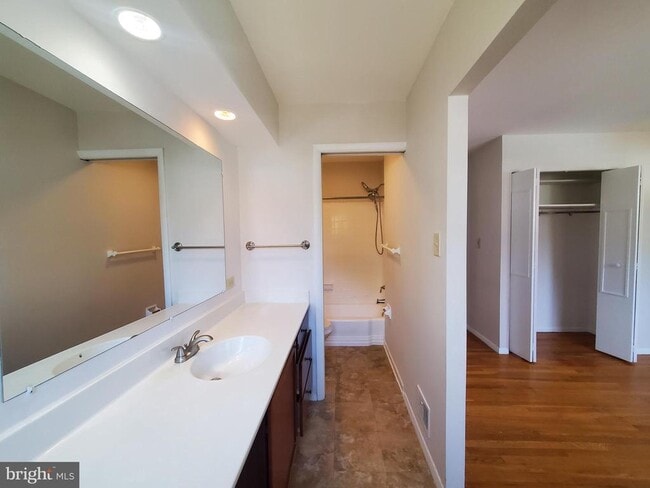 Building Photo - 702 W Edmonston Dr