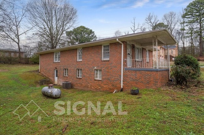 Building Photo - 330 Harlem Ave