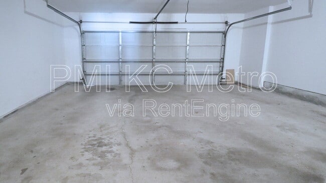 Building Photo - 11624 Tomahawk Creek Pkwy