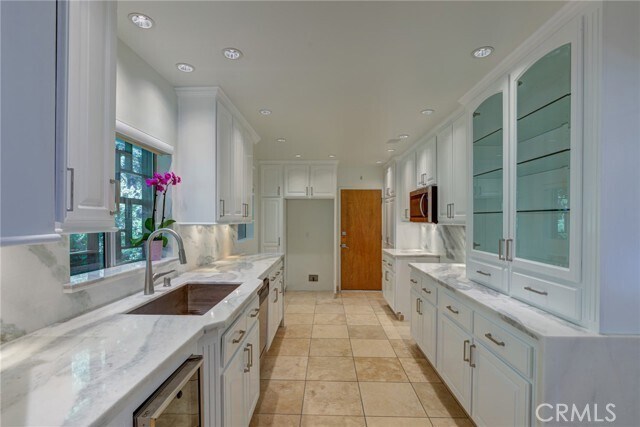 Building Photo - 2740 Hutton Dr