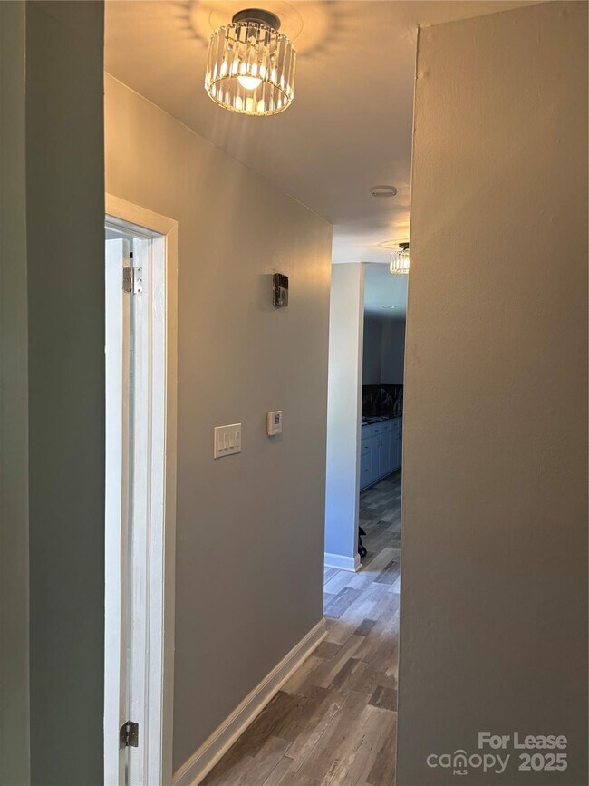 Building Photo - 6225 Branch Hill Cir