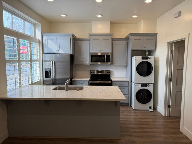 Building Photo - 303 U St