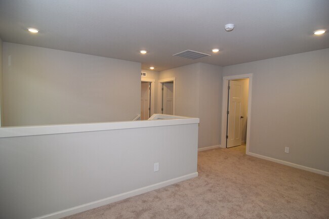 Building Photo - 8408 SE Quincy St