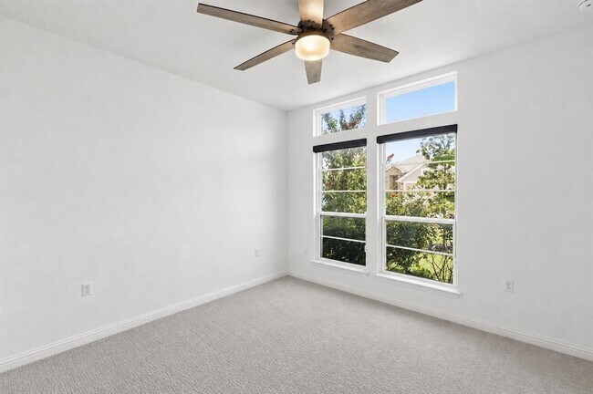 Building Photo - 7220 Poulain Dr