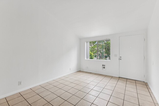 Floorplan - 4717-4727 Gambier/4716-4726 Butterfly