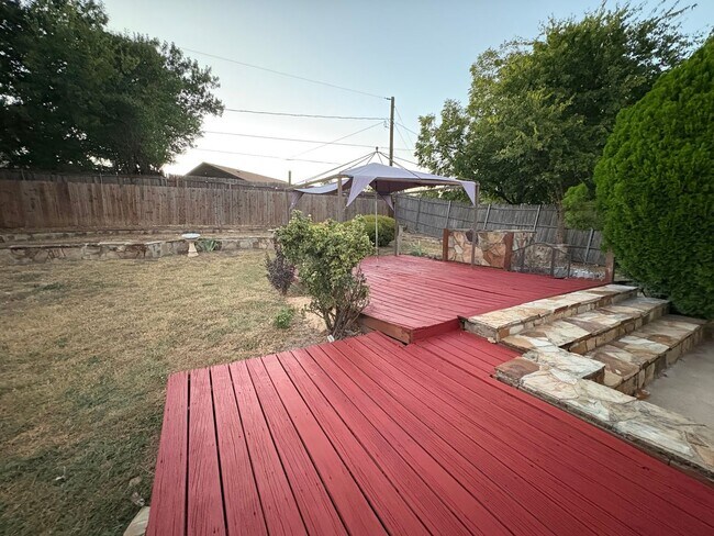 Building Photo - Charming 3-bed 2-bath Home Birdville ISD!