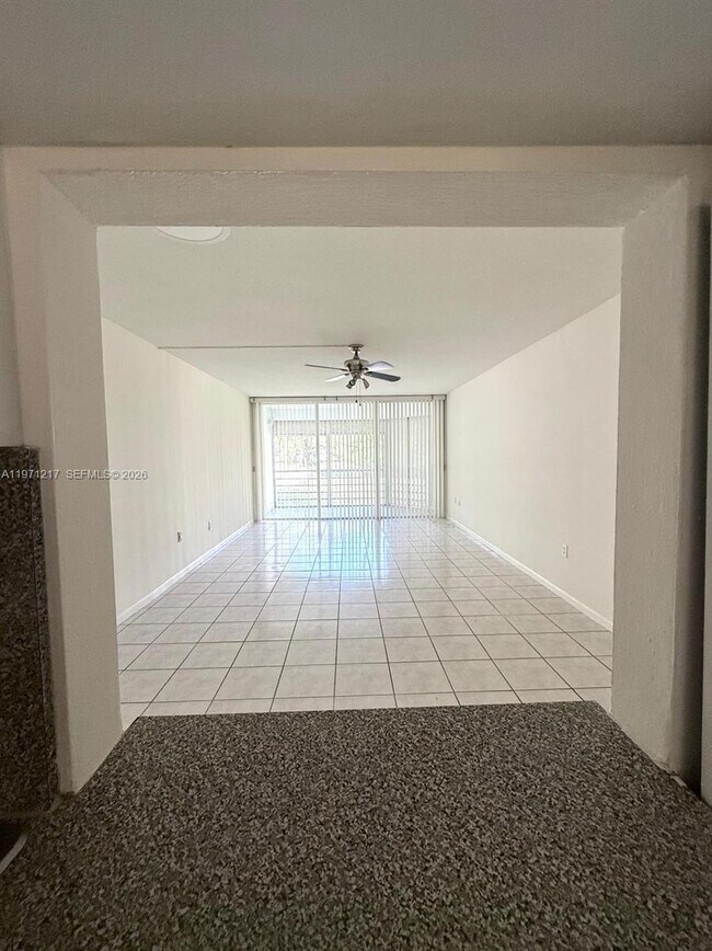 Building Photo - 1201 NE 191st St