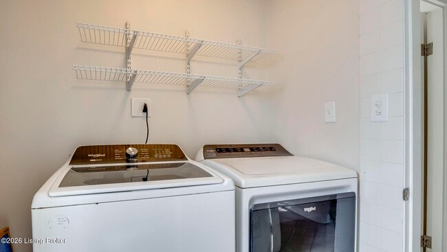 Building Photo - 3318 Van Winkle Dr