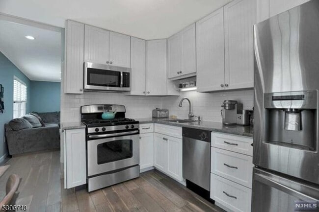 Building Photo - 16 Brookside Ave