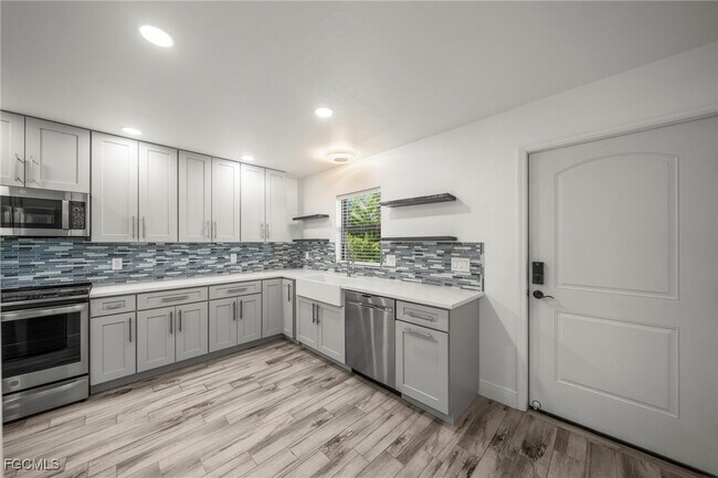 Building Photo - 10022 Oxfordshire Ln SW