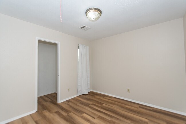 Building Photo - 1714 Magnolia St