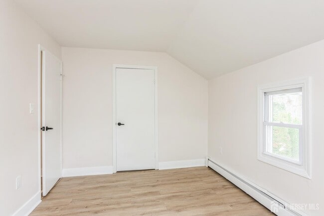 Building Photo - 176 Manalapan Rd