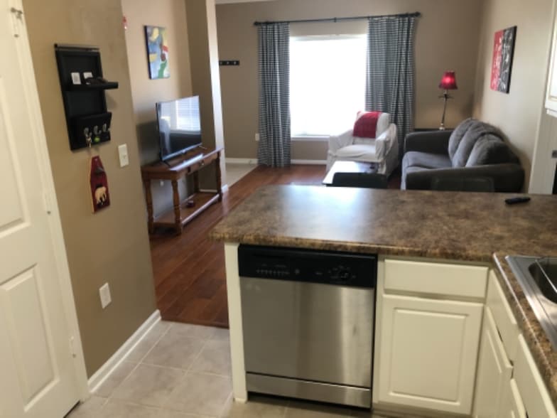 Building Photo - 303 Helen Keller Blvd