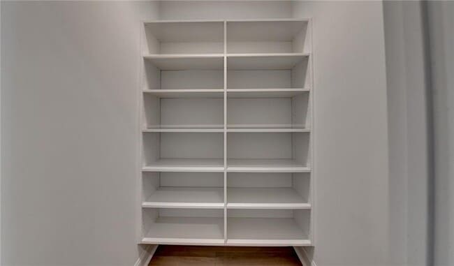 Building Photo - 435 Mayfair Ct