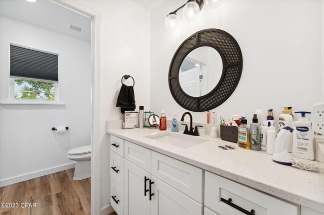 Building Photo - 526 Camellia Ave