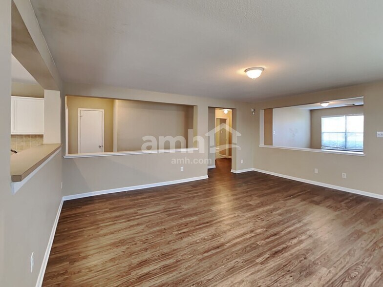 Building Photo - 4818 Bentonite Blvd