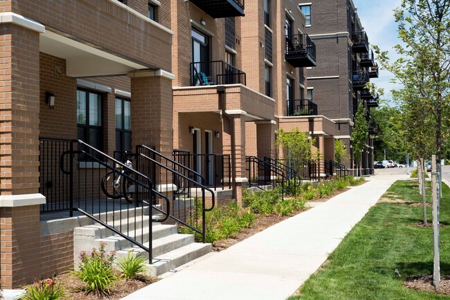 Building Photo - Richard Terrace | Two Bedroom Two Bathroom