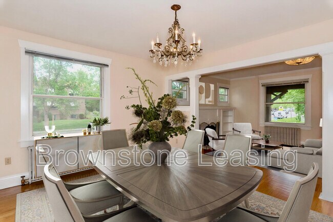 Building Photo - 867 N Ogden St