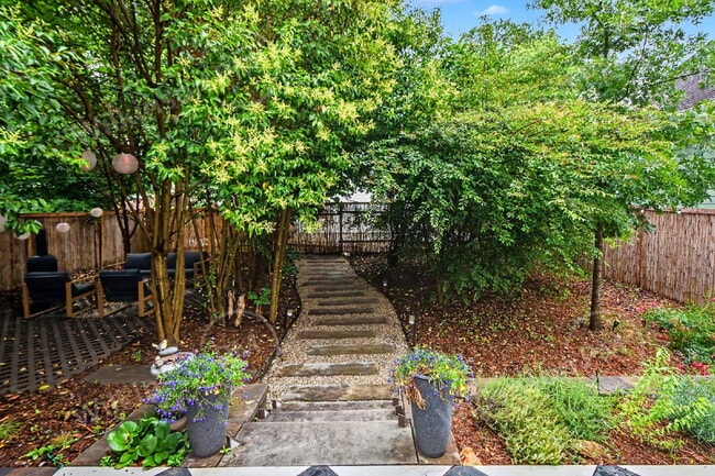 Building Photo - Luxurious & Upscale 3Br/2.5Bth, Perfect for Corporate Relocation, Professional Athlete, Successfu...
