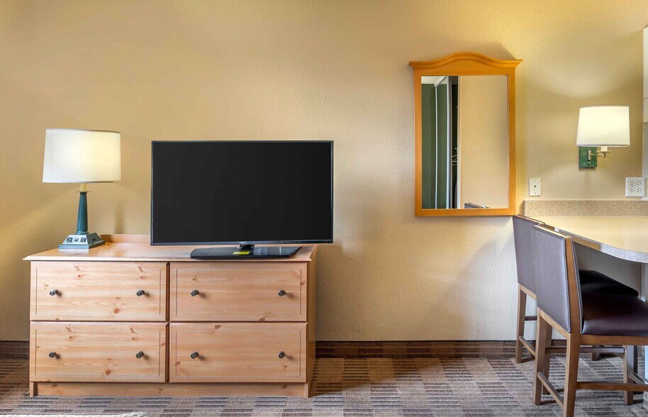 Building Photo - Furnished Studio-Chicago - Westmont - Oak Brook