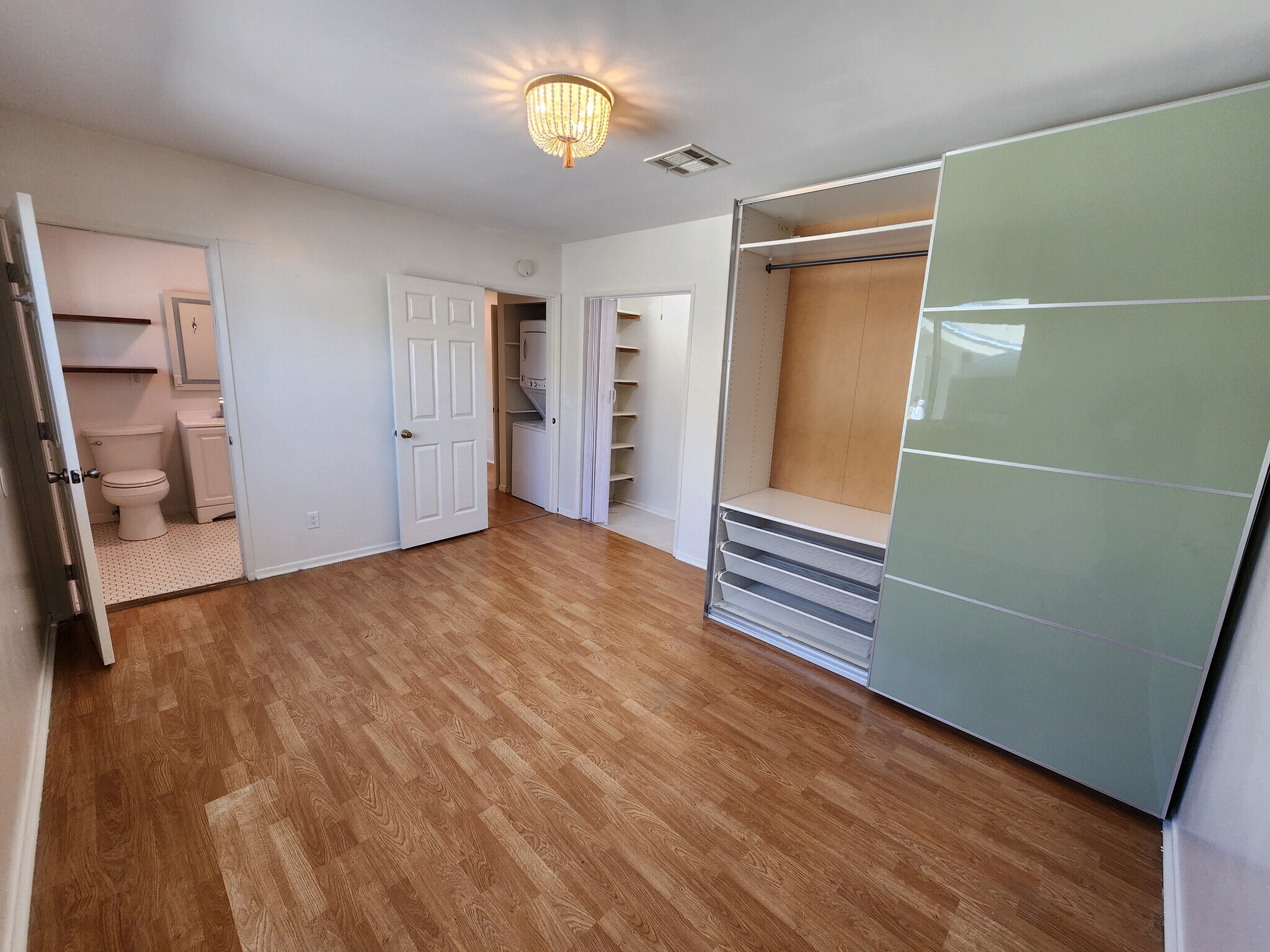 Building Photo - 10449 Cantara St