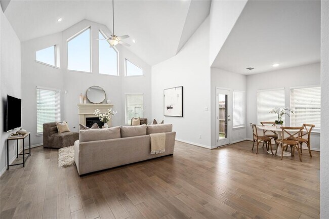 Building Photo - 8914 Milam Grove Dr