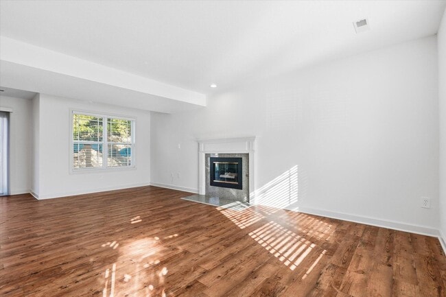 Building Photo - 421 S Village Cir