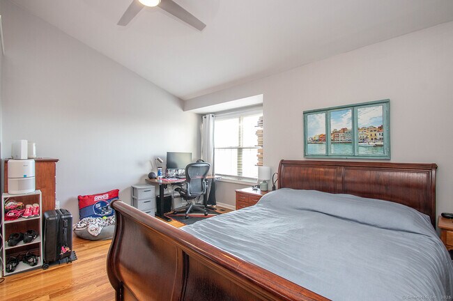 Building Photo - 39 Coram Rd