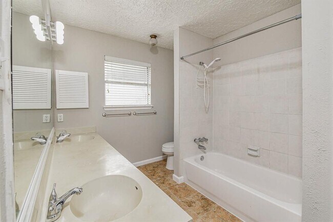 Building Photo - 21510 Slippery Creek Ln